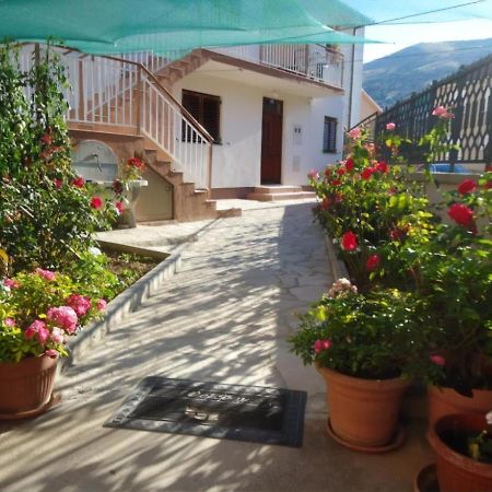 Cheap House Near The Center Of The City Mostar Exterior photo
