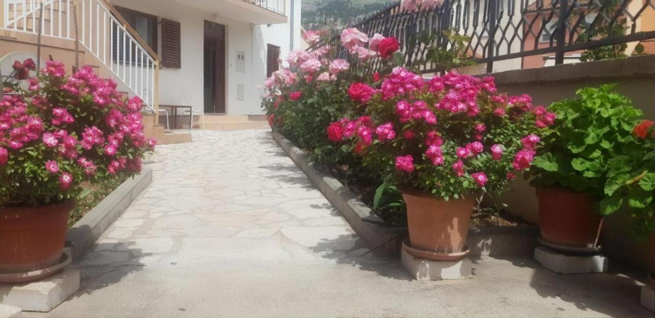 Cheap House Near The Center Of The City Mostar Exterior photo